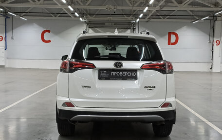 Toyota RAV4, 2017 год, 1 999 900 рублей, 10 фотография
