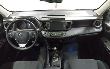 Toyota RAV4, 2017 год, 1 999 900 рублей, 18 фотография
