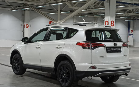 Toyota RAV4, 2017 год, 1 999 900 рублей, 11 фотография