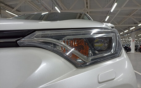 Toyota RAV4, 2017 год, 1 999 900 рублей, 21 фотография