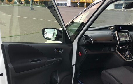 Nissan Serena IV, 2018 год, 2 125 000 рублей, 10 фотография