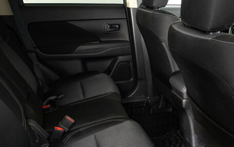 Mitsubishi Outlander III рестайлинг 3, 2021 год, 2 149 000 рублей, 11 фотография