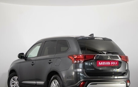 Mitsubishi Outlander III рестайлинг 3, 2021 год, 2 149 000 рублей, 5 фотография
