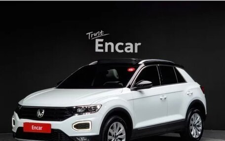 Volkswagen T-Roc I, 2022 год, 2 068 000 рублей, 1 фотография