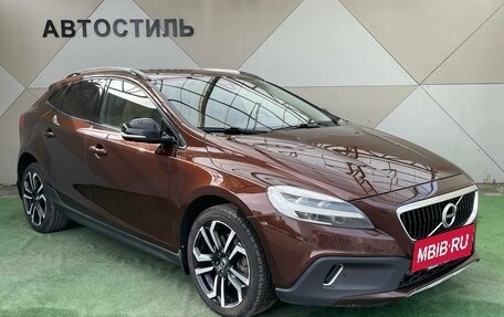 Volvo V40 Cross Country I, 2016 год, 1 549 000 рублей, 2 фотография