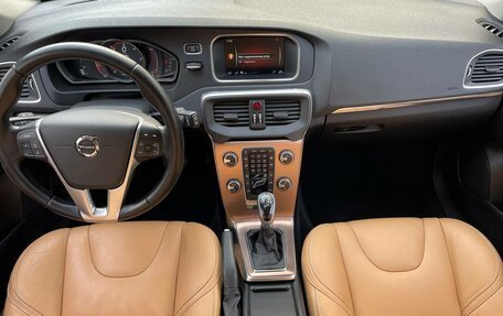 Volvo V40 Cross Country I, 2016 год, 1 549 000 рублей, 10 фотография
