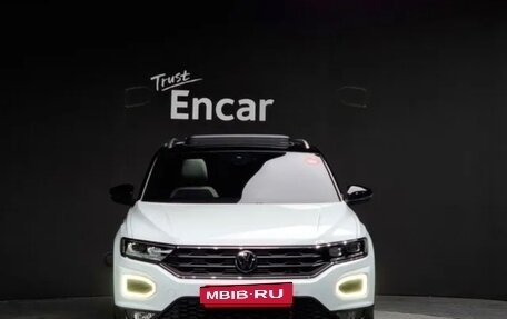 Volkswagen T-Roc I, 2022 год, 2 068 000 рублей, 3 фотография