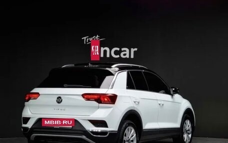 Volkswagen T-Roc I, 2022 год, 2 068 000 рублей, 2 фотография