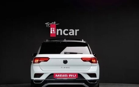 Volkswagen T-Roc I, 2022 год, 2 068 000 рублей, 4 фотография
