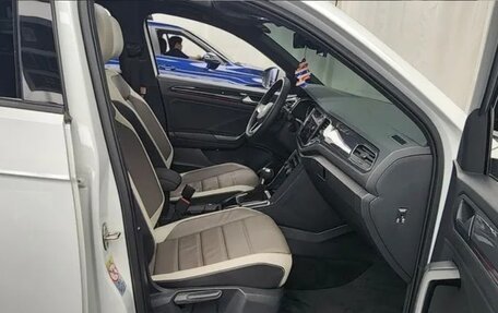 Volkswagen T-Roc I, 2021 год, 2 110 000 рублей, 20 фотография