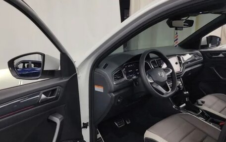 Volkswagen T-Roc I, 2021 год, 2 110 000 рублей, 18 фотография