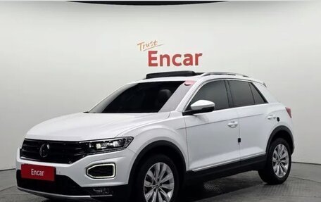 Volkswagen T-Roc I, 2021 год, 2 200 000 рублей, 1 фотография