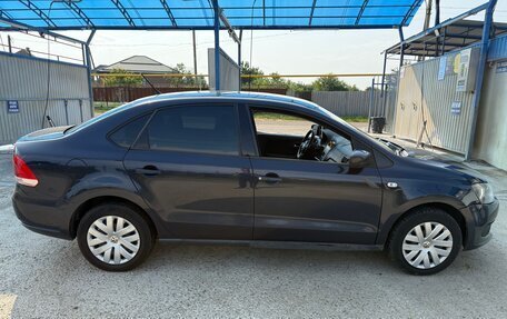 Volkswagen Polo VI (EU Market), 2011 год, 720 000 рублей, 3 фотография
