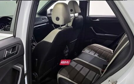 Volkswagen T-Roc I, 2021 год, 2 200 000 рублей, 18 фотография