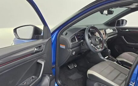 Volkswagen T-Roc I, 2022 год, 2 230 000 рублей, 5 фотография