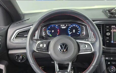 Volkswagen T-Roc I, 2022 год, 2 230 000 рублей, 13 фотография