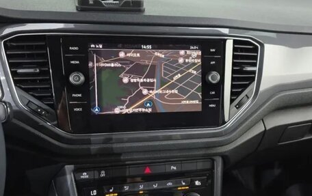 Volkswagen T-Roc I, 2022 год, 2 230 000 рублей, 17 фотография