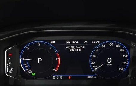 Volkswagen T-Roc I, 2022 год, 2 230 000 рублей, 18 фотография