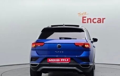 Volkswagen T-Roc I, 2022 год, 2 230 000 рублей, 4 фотография