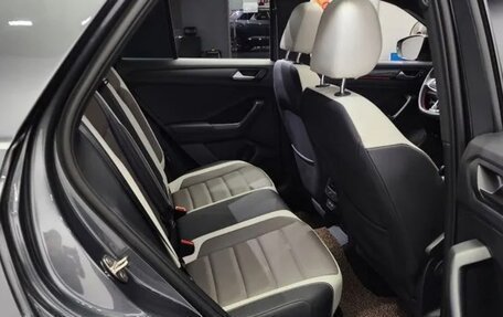 Volkswagen T-Roc I, 2022 год, 2 308 000 рублей, 13 фотография