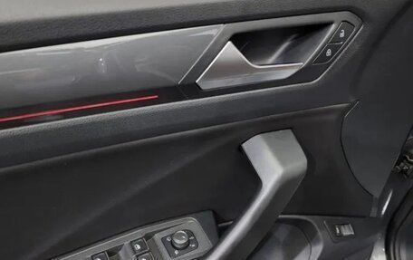 Volkswagen T-Roc I, 2022 год, 2 308 000 рублей, 16 фотография