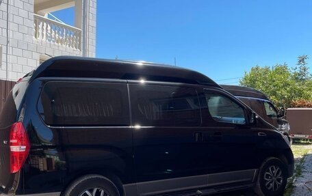 Hyundai Grand Starex Grand Starex I рестайлинг 2, 2017 год, 3 550 000 рублей, 3 фотография