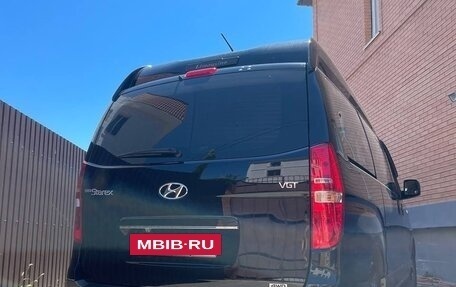 Hyundai Grand Starex Grand Starex I рестайлинг 2, 2017 год, 3 550 000 рублей, 2 фотография