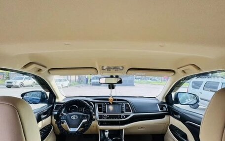 Toyota Highlander III, 2014 год, 2 550 000 рублей, 18 фотография
