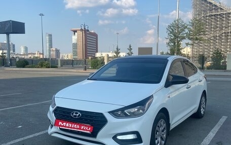 Hyundai Solaris II рестайлинг, 2017 год, 1 000 000 рублей, 11 фотография