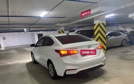 Hyundai Solaris II рестайлинг, 2017 год, 1 000 000 рублей, 14 фотография