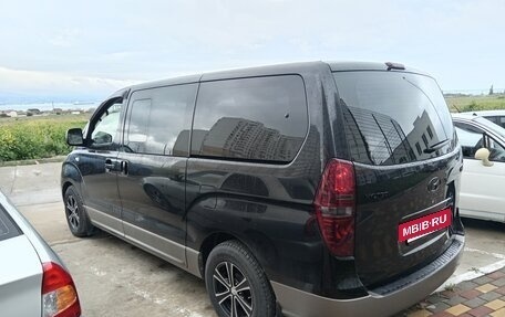 Hyundai H-1 II рестайлинг, 2012 год, 2 650 000 рублей, 8 фотография