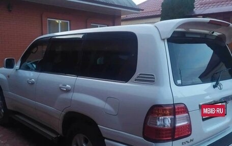 Toyota Land Cruiser 100 рестайлинг 2, 2002 год, 1 650 000 рублей, 2 фотография