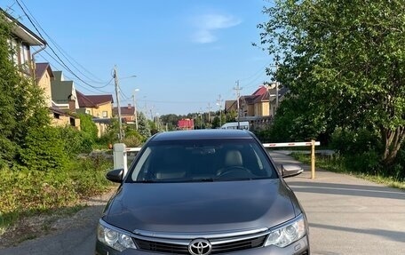 Toyota Camry, 2014 год, 2 100 000 рублей, 2 фотография