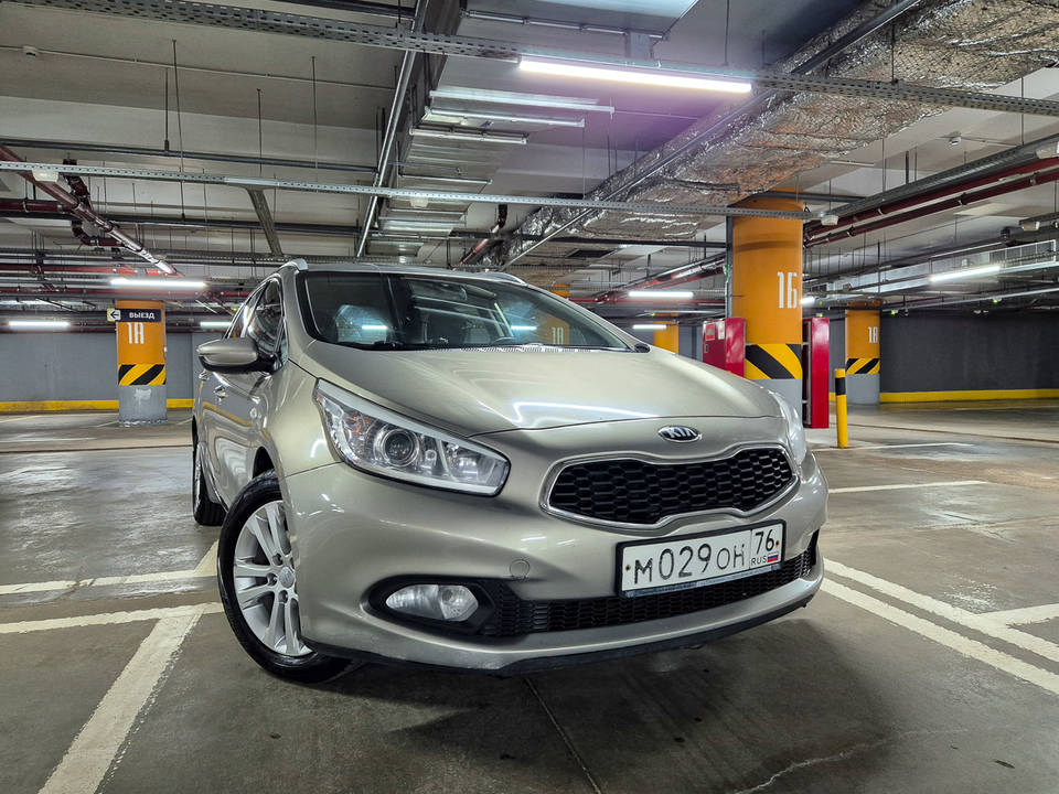 KIA cee'd II, 2012 год, 1 050 000 рублей, 22 фотография