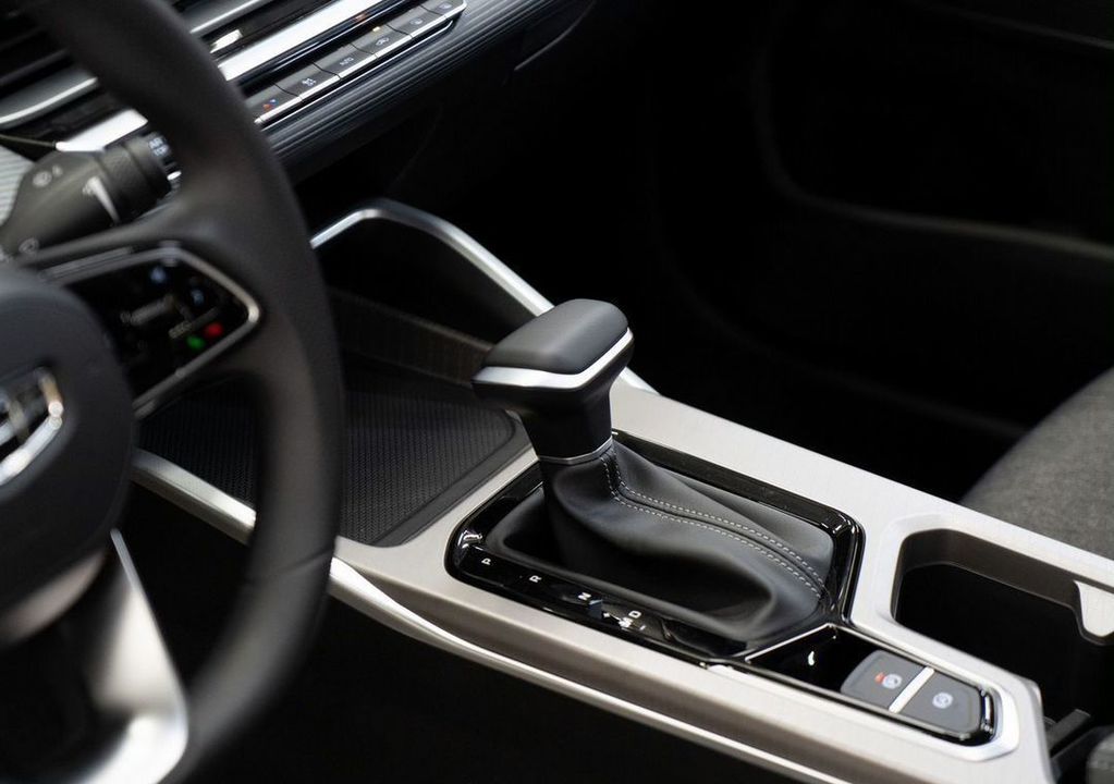 Geely Emgrand, 2024 год, 1 770 990 рублей, 12 фотография