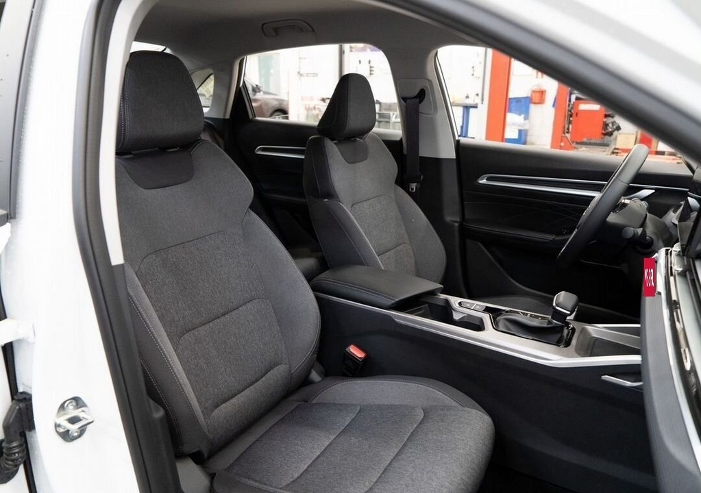 Geely Emgrand, 2024 год, 1 770 990 рублей, 10 фотография