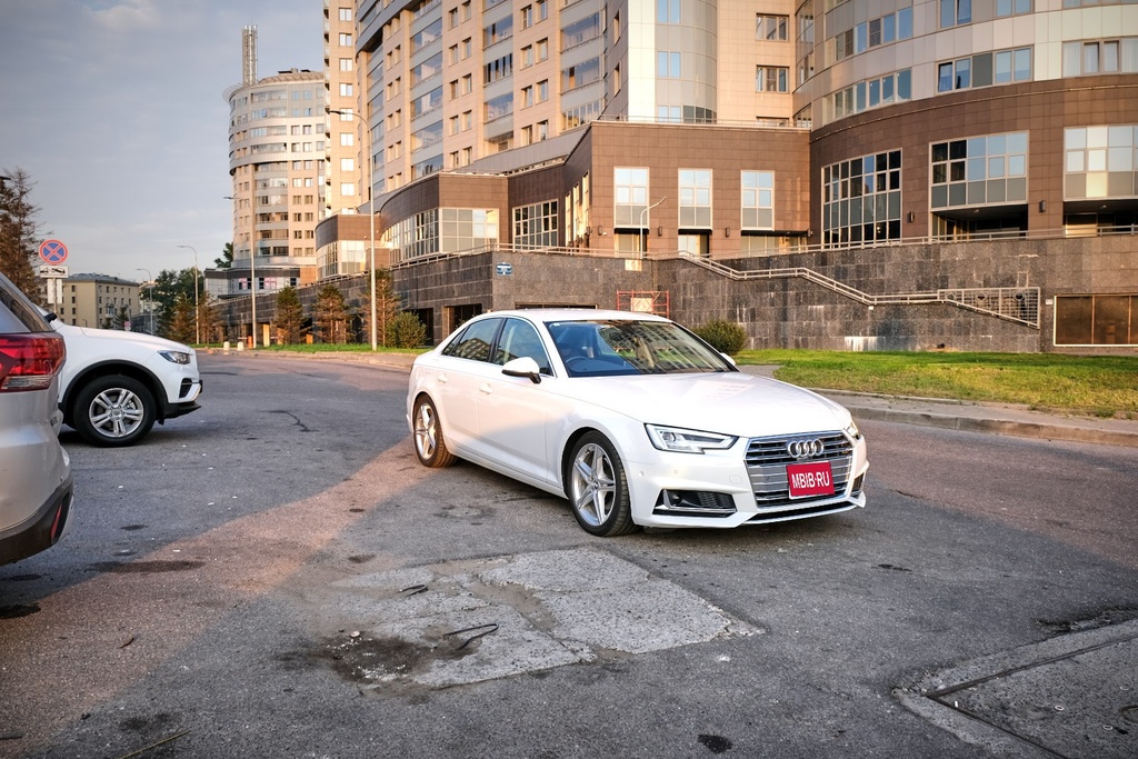 Audi A4 B9, 2019 год, 3 400 000 рублей, 5 фотография