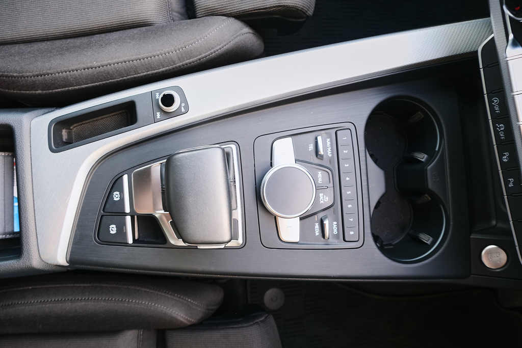 Audi A4 B9, 2019 год, 3 400 000 рублей, 37 фотография