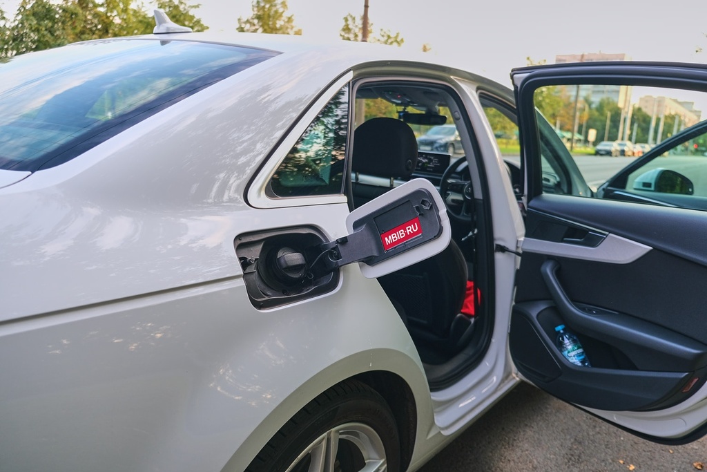 Audi A4 B9, 2019 год, 3 400 000 рублей, 15 фотография