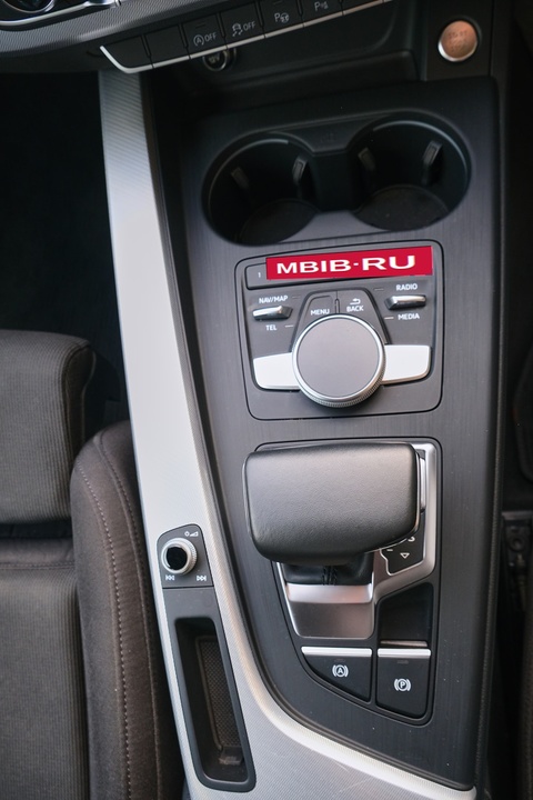 Audi A4 B9, 2019 год, 3 400 000 рублей, 38 фотография