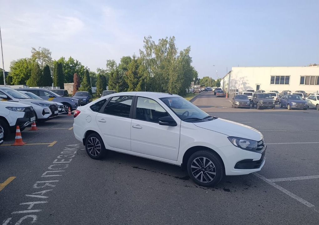 ВАЗ (LADA) Granta, 2025 год, 1 004 000 рублей, 4 фотография