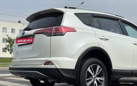 Toyota RAV4, 2017 год, 2 250 000 рублей, 8 фотография