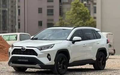 Toyota RAV4, 2021 год, 2 411 000 рублей, 1 фотография