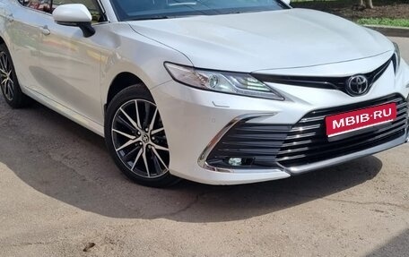 Toyota Camry, 2021 год, 3 650 000 рублей, 1 фотография