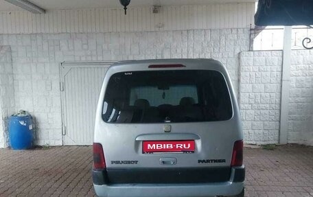Peugeot Partner II рестайлинг 2, 2001 год, 240 000 рублей, 1 фотография