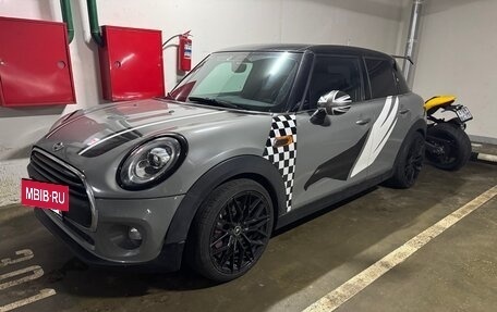 MINI Hatch, 2018 год, 1 620 000 рублей, 6 фотография