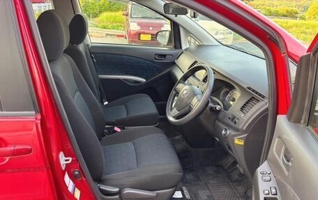 Toyota ISis I, 2014 год, 950 000 рублей, 10 фотография
