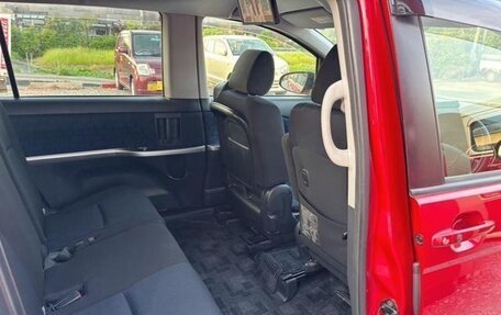 Toyota ISis I, 2014 год, 950 000 рублей, 9 фотография