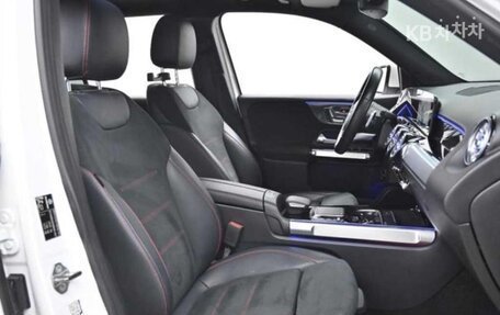 Mercedes-Benz GLB, 2021 год, 2 790 000 рублей, 15 фотография