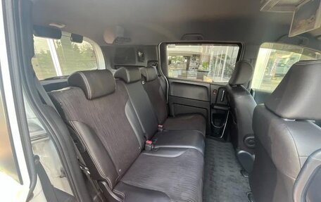 Honda Freed I, 2016 год, 824 000 рублей, 16 фотография